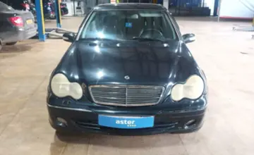 Mercedes-Benz C-Класс 2005 года за 3 500 000 тг. в Караганда фото 2
