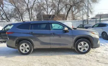 Toyota Highlander 2023 года за 19 500 000 тг. в Алматы фото 4