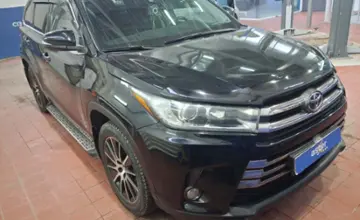 Toyota Highlander 2018 года за 19 000 000 тг. в Астана фото 3