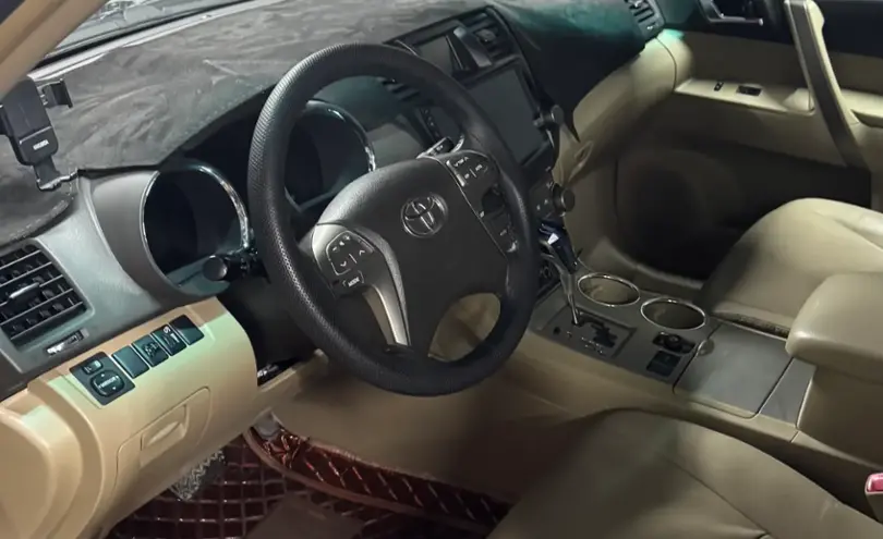 Toyota Highlander 2011 года за 10 900 000 тг. в Астана фото 4