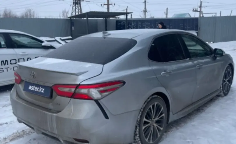 Toyota Camry 2019 года за 13 500 000 тг. в Уральск фото 5