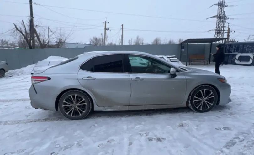 Toyota Camry 2019 года за 13 500 000 тг. в Уральск фото 4