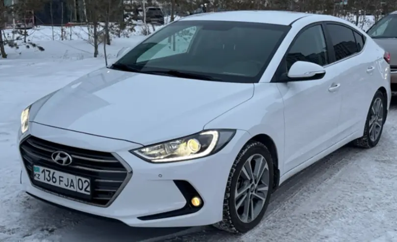 Hyundai Elantra 2018 года за 8 000 000 тг. в Астана