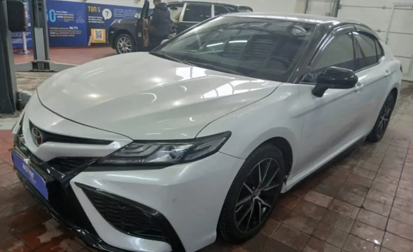 Toyota Camry 2022 года за 18 700 000 тг. в Астана