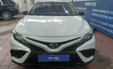 Toyota Camry 2022 года за 18 700 000 тг. в Астана фото 2