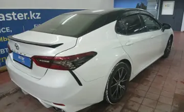 Toyota Camry 2022 года за 18 700 000 тг. в Астана