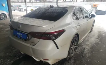 Toyota Camry 2021 года за 13 500 000 тг. в Алматы