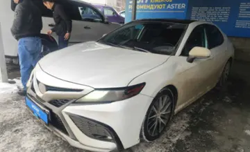 Toyota Camry 2021 года за 13 500 000 тг. в Алматы фото 1