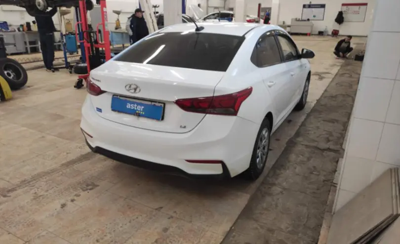 Hyundai Solaris 2019 года за 5 600 000 тг. в Актобе фото 5