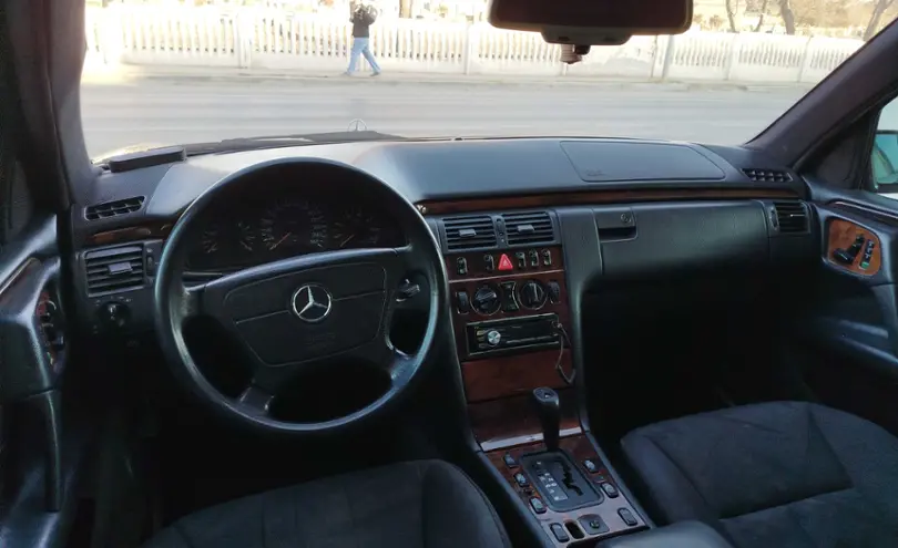 Mercedes-Benz E-Класс 1996 года за 2 350 000 тг. в Шымкент