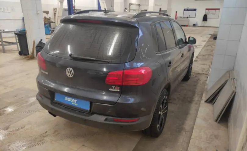 Volkswagen Tiguan 2015 года за 7 000 000 тг. в Актобе фото 5