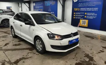 Volkswagen Polo 2015 года за 3 000 000 тг. в Астана фото 2