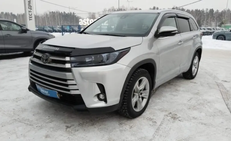 Toyota Highlander 2019 года за 14 000 000 тг. в Усть-Каменогорск