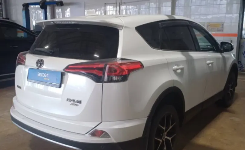 Toyota RAV4 2018 года за 12 500 000 тг. в Караганда фото 5
