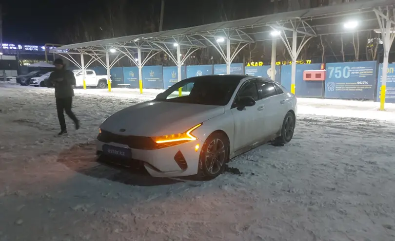 Kia K5 2021 года за 11 500 000 тг. в Алматы