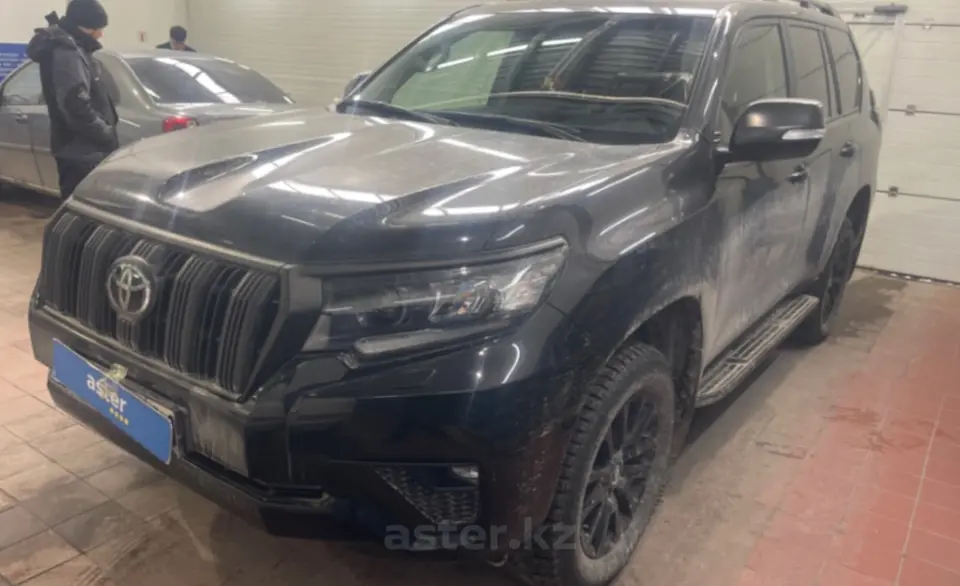 Toyota Land Cruiser Prado 2023 года за 29 000 000 тг. в Астана