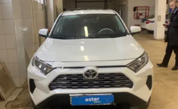 Toyota RAV4 2019 года за 15 000 000 тг. в Актобе фото 2