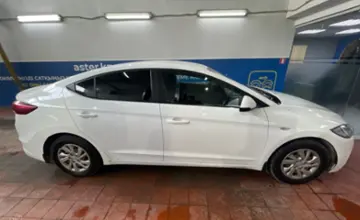 Hyundai Elantra 2018 года за 6 800 000 тг. в Астана фото 4