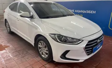 Hyundai Elantra 2018 года за 6 800 000 тг. в Астана фото 3