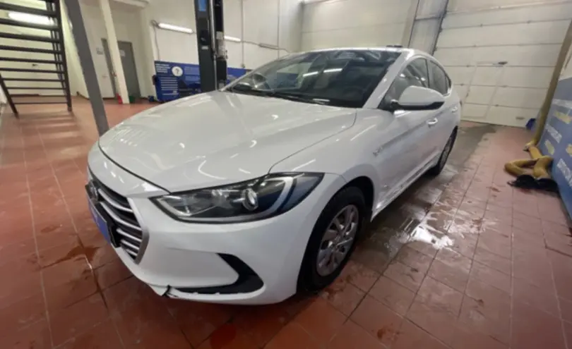 Hyundai Elantra 2018 года за 6 800 000 тг. в Астана