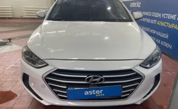 Hyundai Elantra 2018 года за 6 800 000 тг. в Астана фото 2