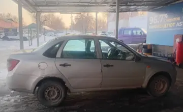 LADA (ВАЗ) Granta 2013 года за 1 000 000 тг. в Алматы фото 4