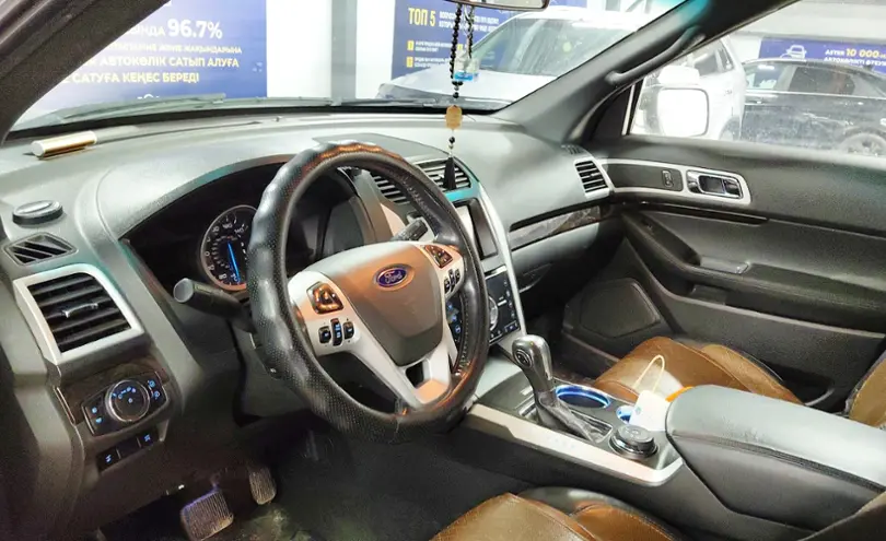 Ford Explorer 2011 года за 9 000 000 тг. в Астана фото 5