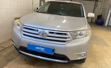 Toyota Highlander 2013 года за 13 000 000 тг. в Актобе фото 2