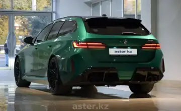 BMW M5 2025 года за 101 900 000 тг. в Алматы
