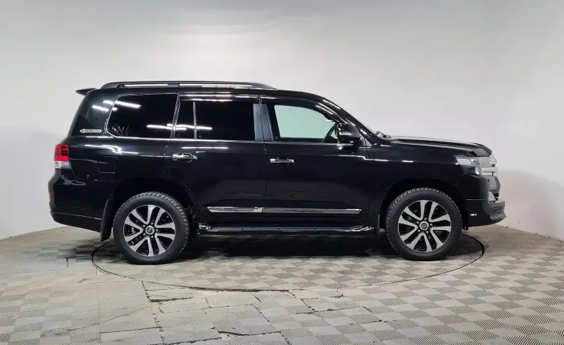 Toyota Land Cruiser 2018 года за 25 990 000 тг. в Алматы фото 4