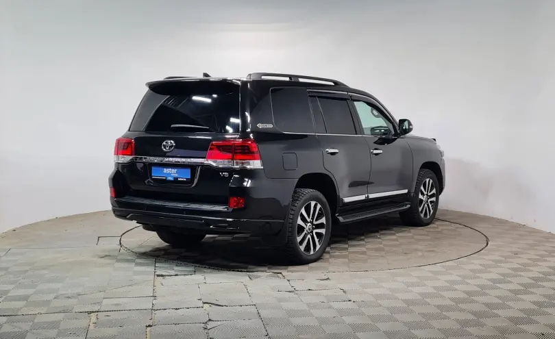 Toyota Land Cruiser 2018 года за 25 990 000 тг. в Алматы фото 5