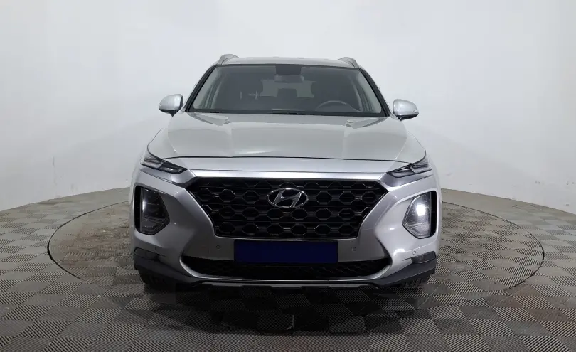 Hyundai Santa Fe 2019 года за 10 940 000 тг. в Астана фото 2