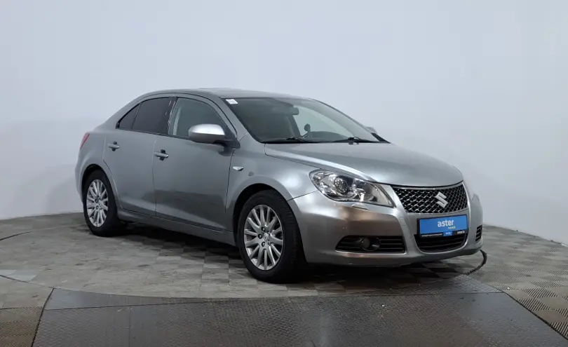 Suzuki Kizashi 2011 года за 3 990 000 тг. в Астана фото 3