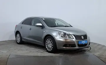 Suzuki Kizashi 2011 года за 3 990 000 тг. в Астана фото 3