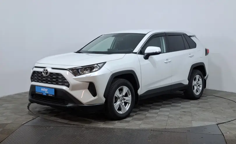 Toyota RAV4 2020 года за 14 590 000 тг. в Астана