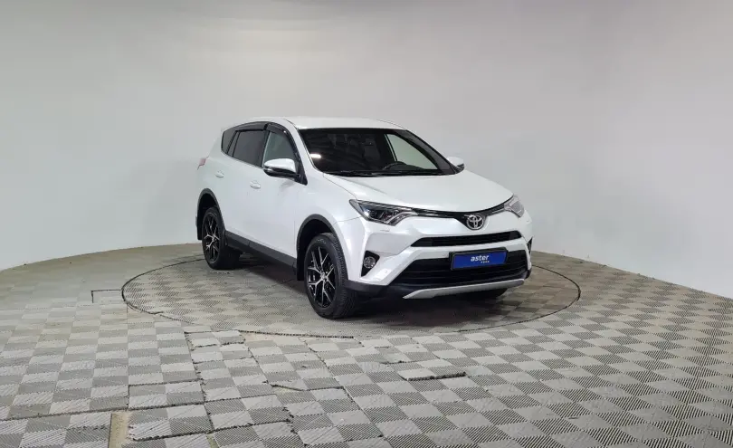 Toyota RAV4 2019 года за 12 790 000 тг. в Алматы фото 3