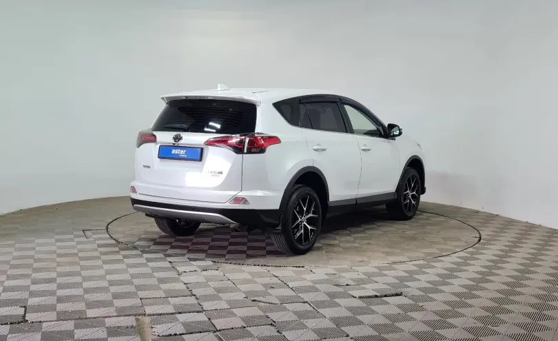 Toyota RAV4 2019 года за 12 790 000 тг. в Алматы фото 5