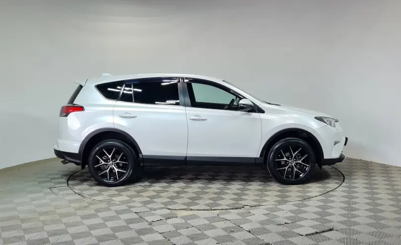 Toyota RAV4 2019 года за 12 790 000 тг. в Алматы фото 4