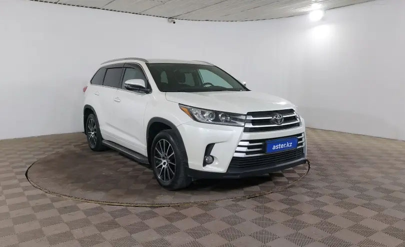 Toyota Highlander 2018 года за 19 590 000 тг. в Шымкент фото 3