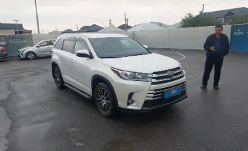 Toyota Highlander 2018 года за 19 590 000 тг. в Шымкент фото 2