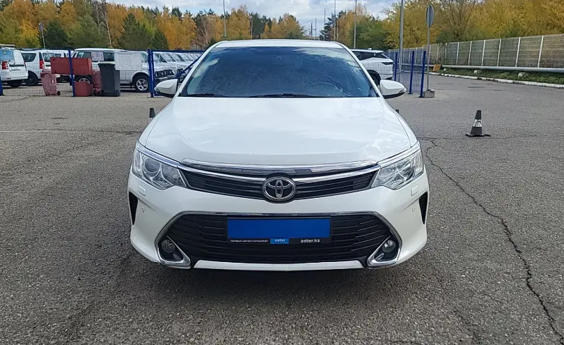 Toyota Camry 2015 года за 7 890 000 тг. в Астана фото 2