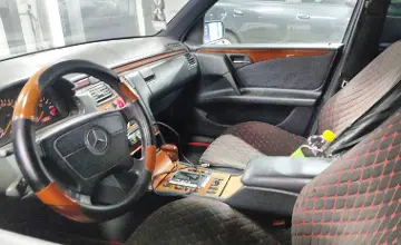 Mercedes-Benz E-Класс 1997 года за 1 190 000 тг. в Астана фото 5