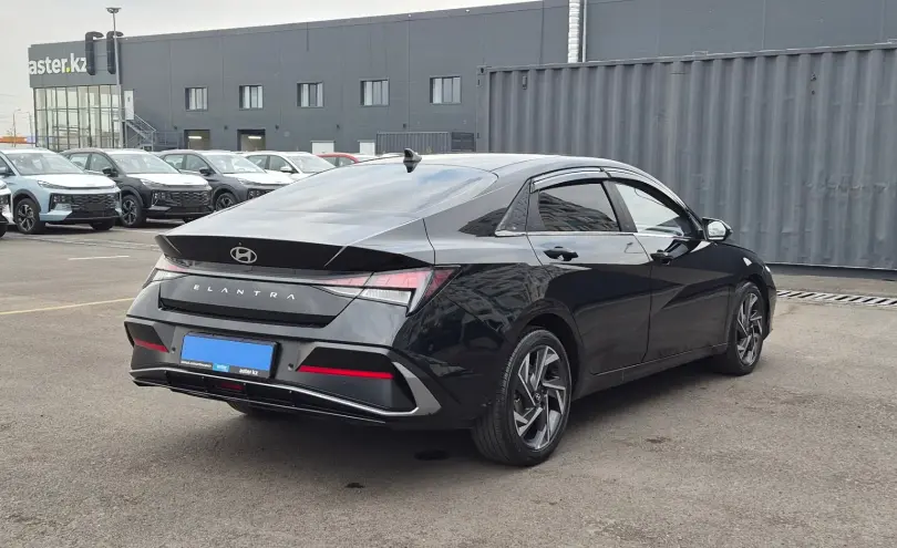 Hyundai Elantra 2023 года за 8 190 000 тг. в Алматы фото 5
