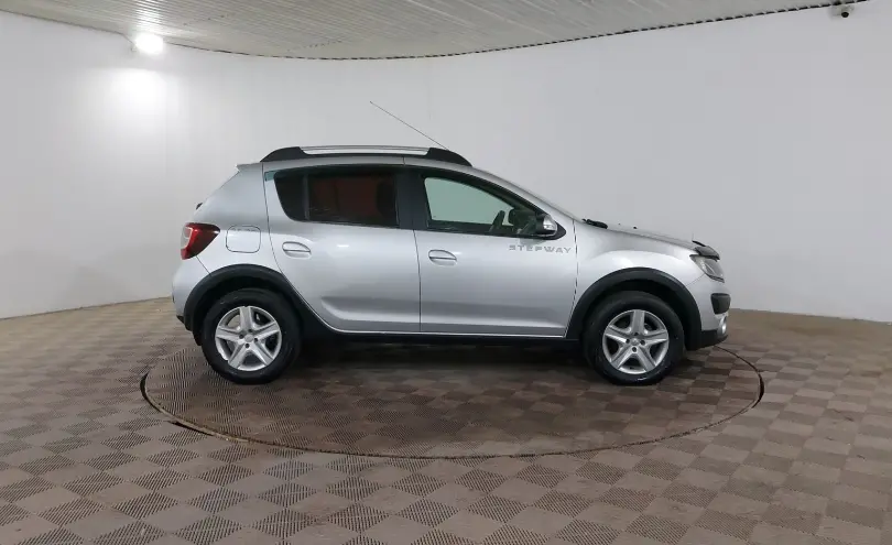 Renault Sandero 2018 года за 4 290 000 тг. в Шымкент фото 4