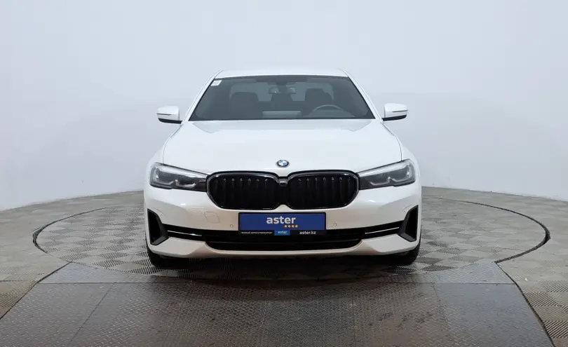 BMW 5 серии 2021 года за 21 990 000 тг. в Астана фото 2