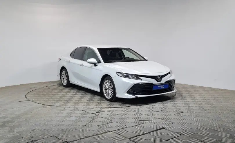 Toyota Camry 2018 года за 10 650 000 тг. в Алматы фото 3