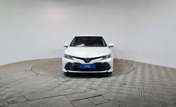 Toyota Camry 2018 года за 10 500 000 тг. в Алматы фото 2