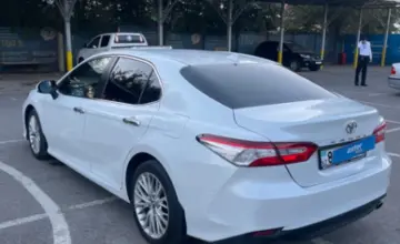Toyota Camry 2018 года за 10 500 000 тг. в Алматы фото 4