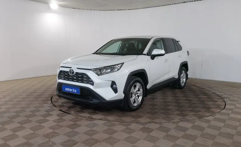 Toyota RAV4 2019 года за 12 990 000 тг. в Шымкент