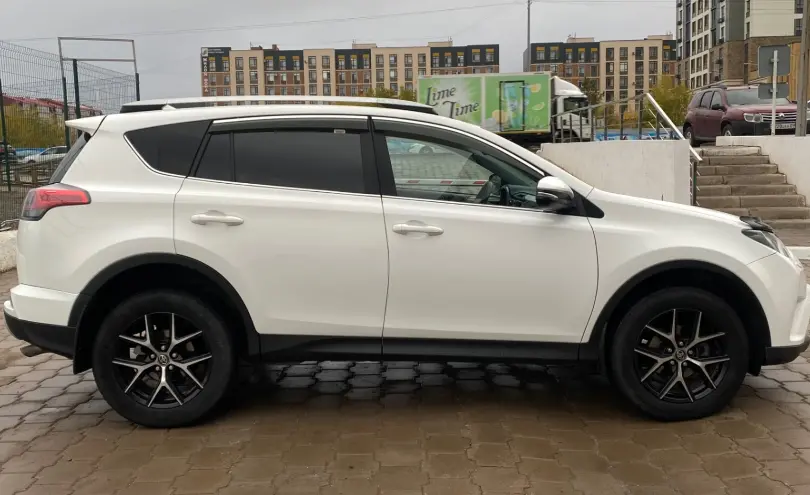 Toyota RAV4 2019 года за 11 600 000 тг. в Караганда фото 4